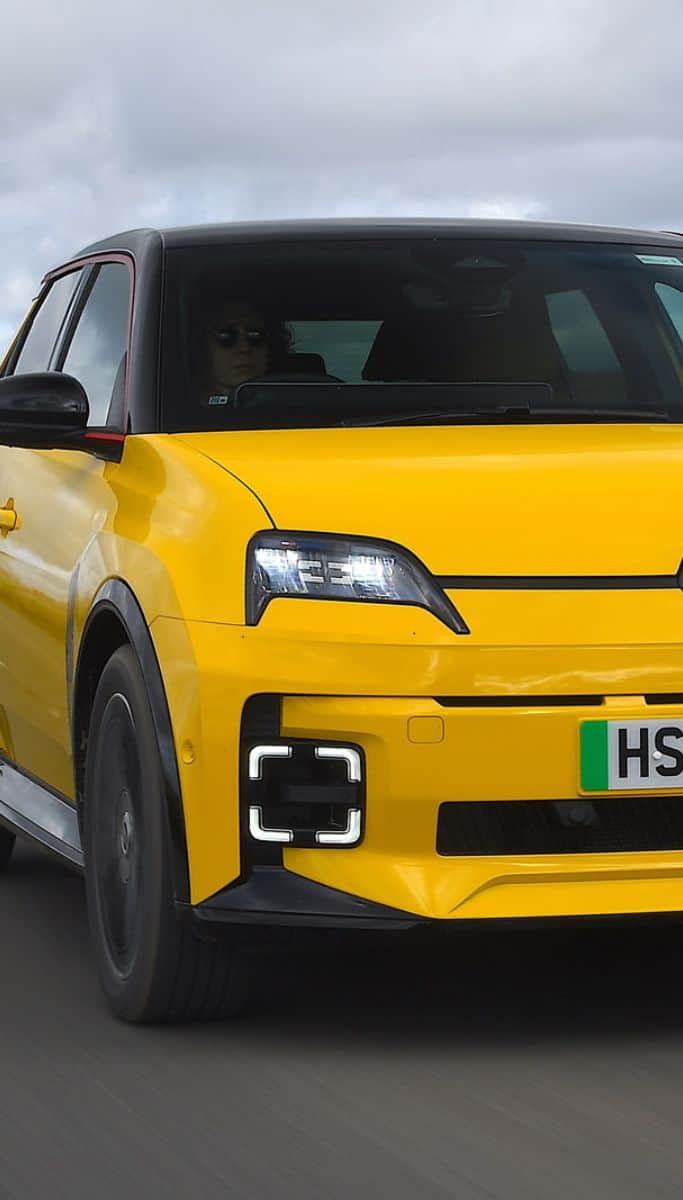 UK’s Best EVs Under £30K Complete 2025 Buyer’s Guide